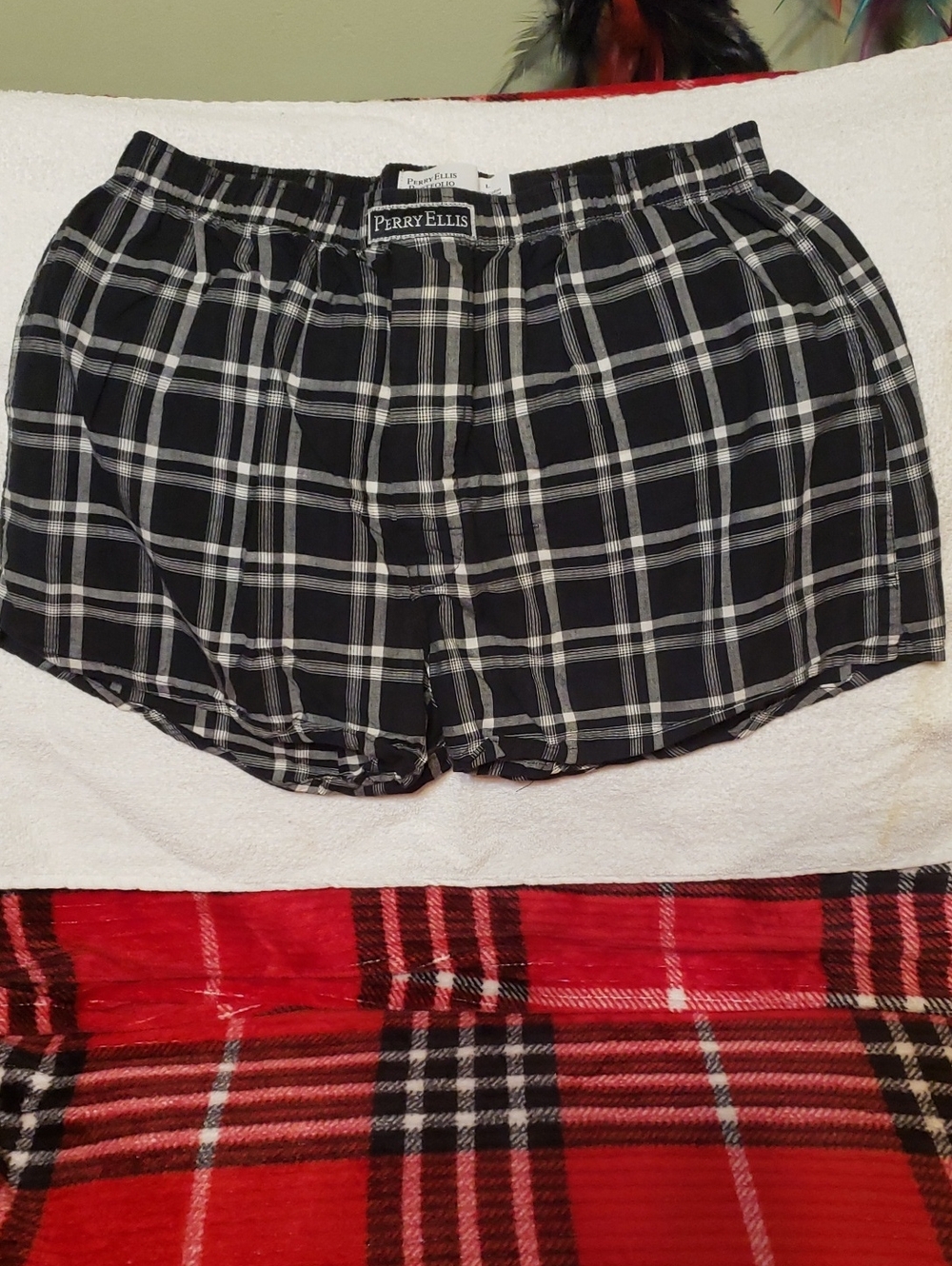 Perry Ellis Mens Black Plaid Boxers Size Large. NWOT.